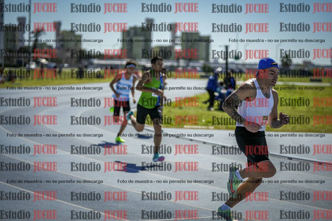 Fotos de los 800 m llanos de varones