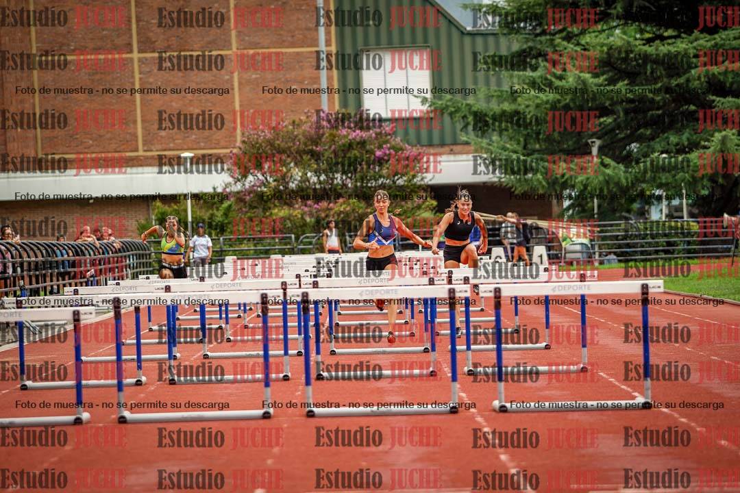 Fotos de los 100 m con vallas de mujeres
