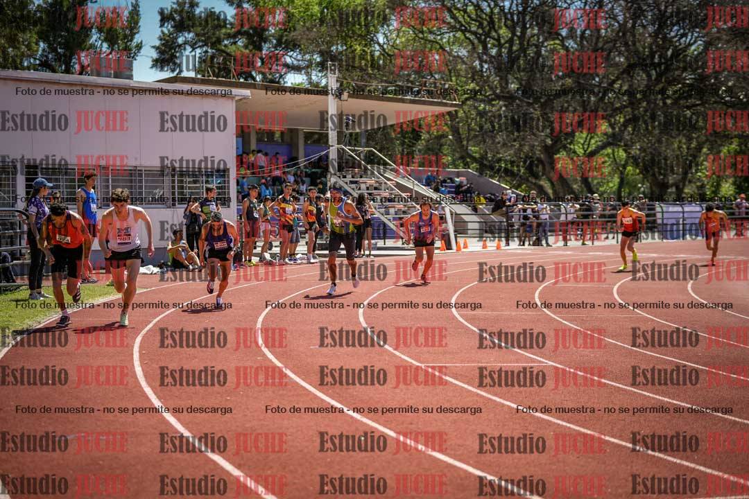Fotos de los 800 m llanos de varones