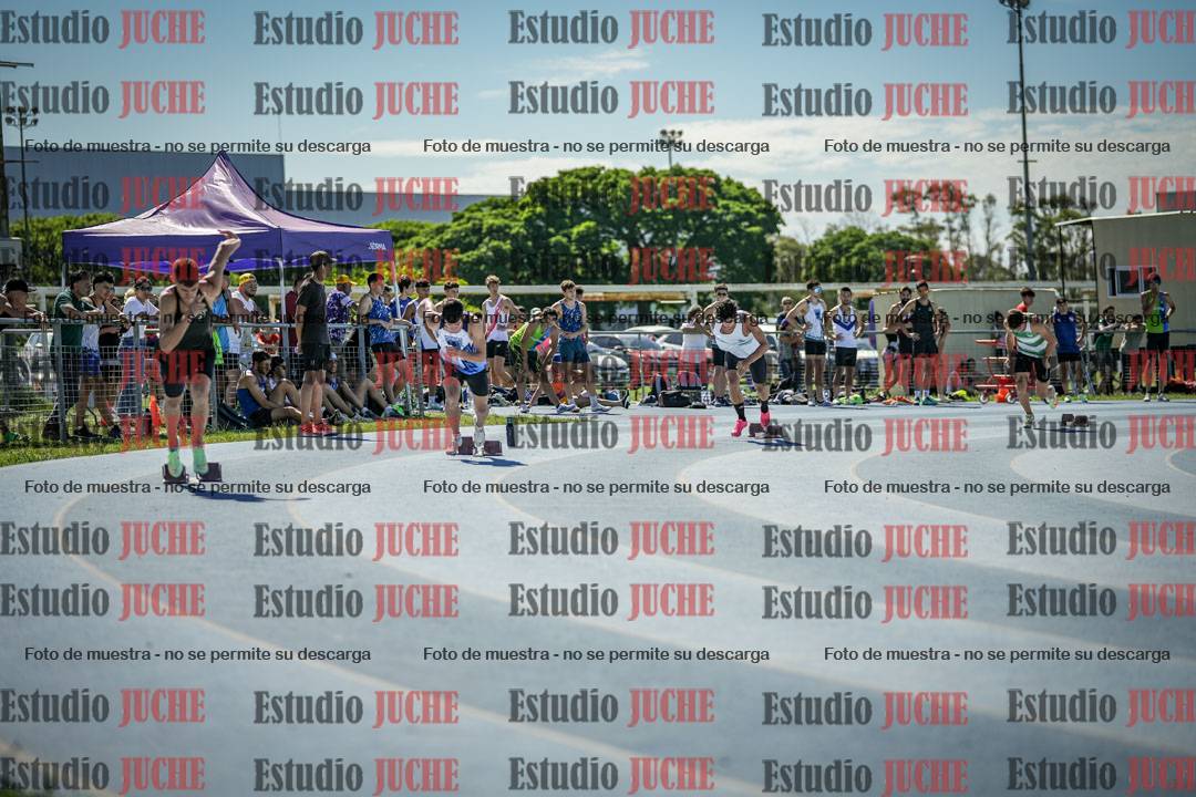 Fotos de los 400 m llanos de varones