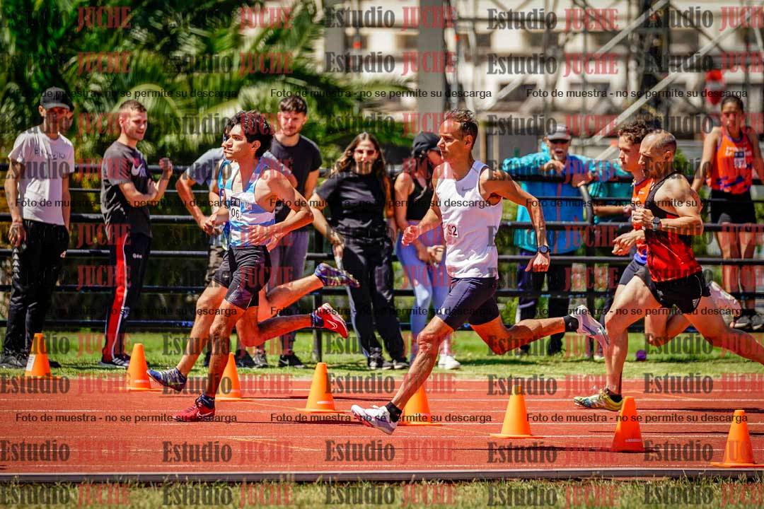 Fotos de los 800 m llanos de varones