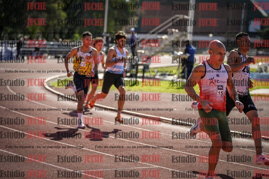 Fotos de los 800 m llanos de varones