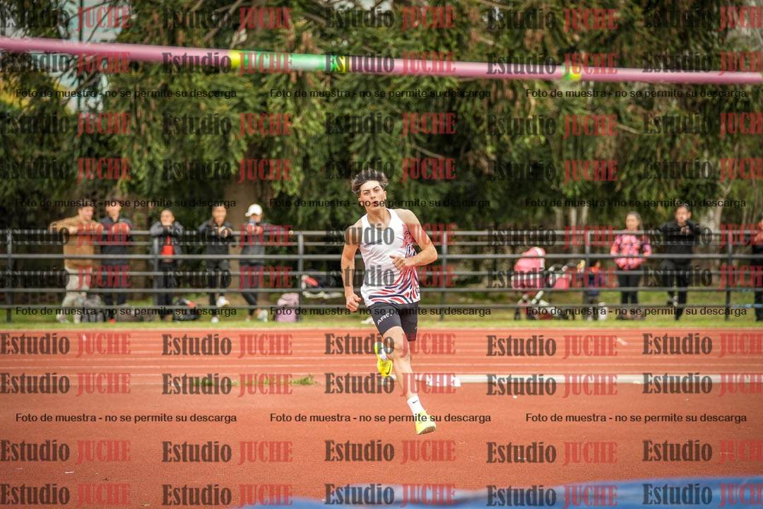 Fotos del salto en alto de varones