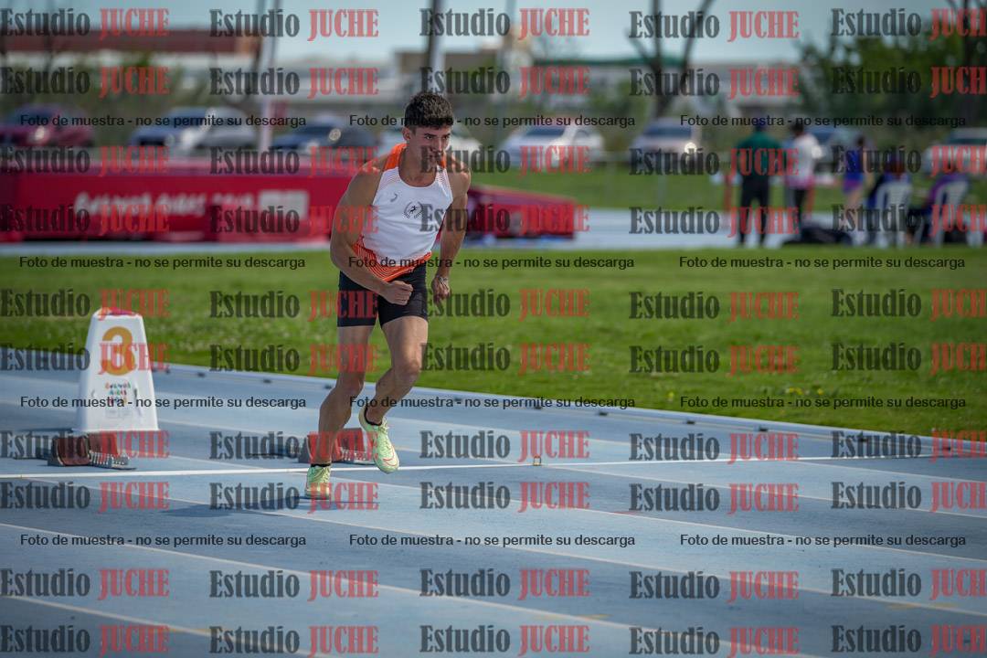 Fotos de los 60 m con vallas de varones