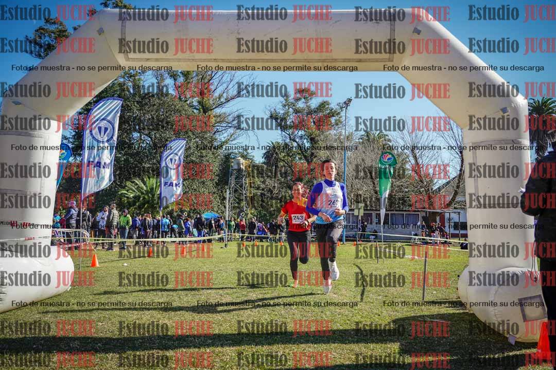 Fotos de la llegada del cross de 6000 m