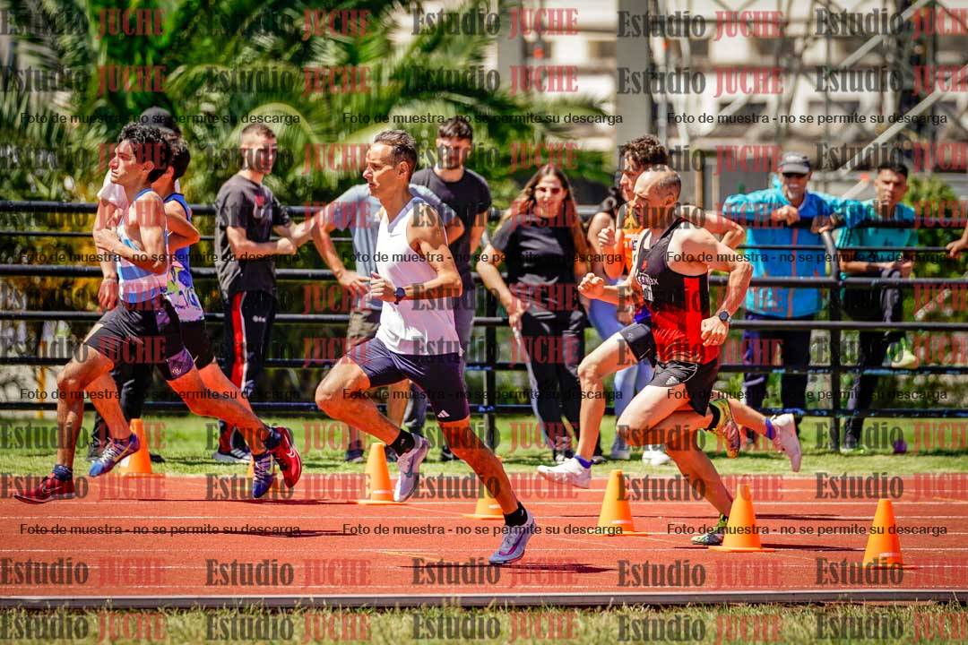 Fotos de los 800 m llanos de varones