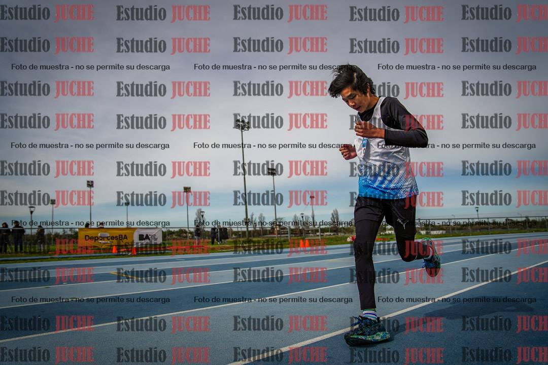Fotos de los 800 m llanos de varones - U14