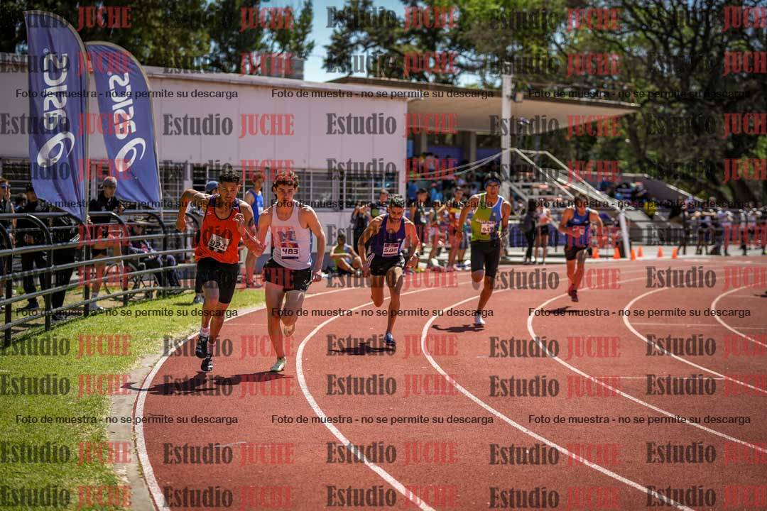 Fotos de los 800 m llanos de varones