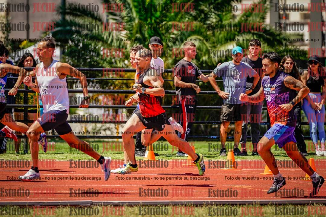 Fotos de los 800 m llanos de varones