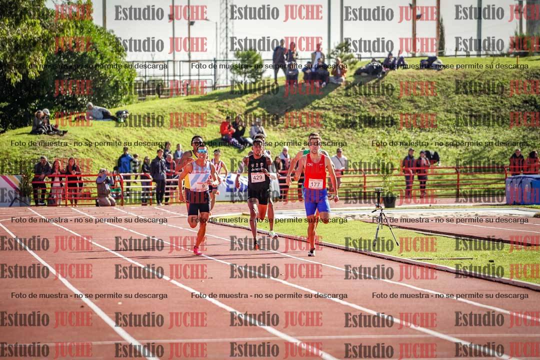 Fotos de los 800 m llanos de varones