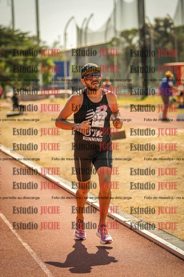 Fotos de los 3000 m llanos de varones