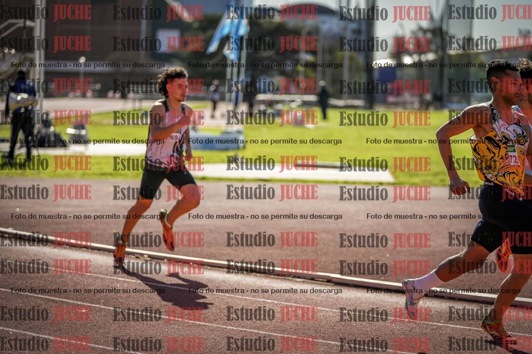 Fotos de los 800 m llanos de varones