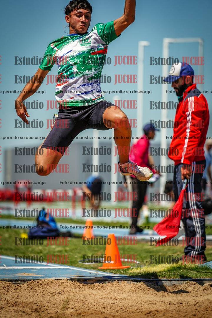Fotos del salto en largo de varones - invitados