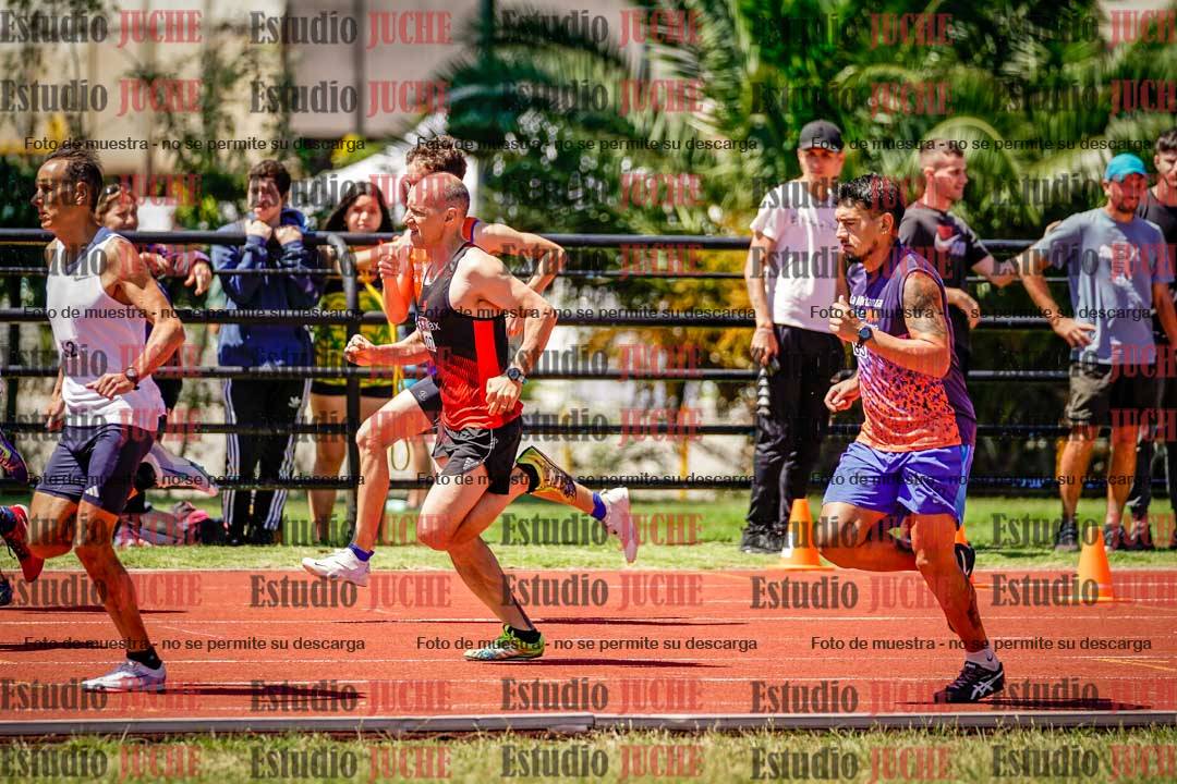 Fotos de los 800 m llanos de varones