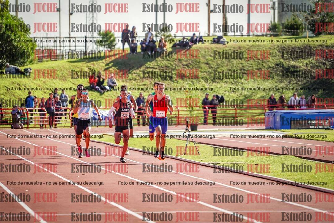 Fotos de los 800 m llanos de varones