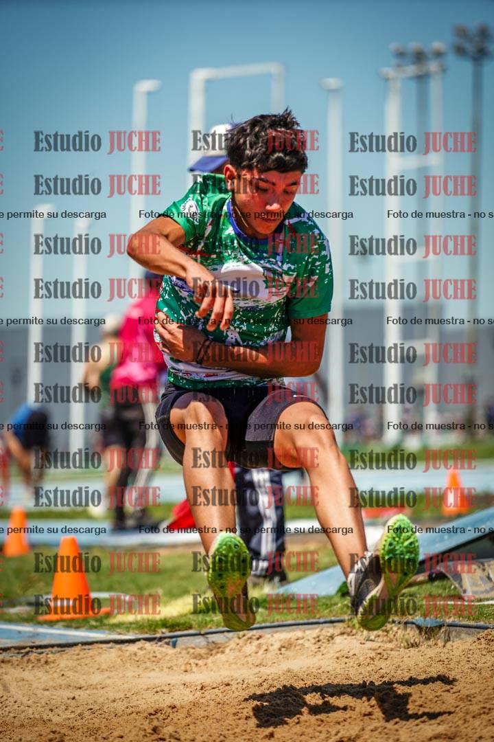 Fotos del salto en largo de varones - invitados
