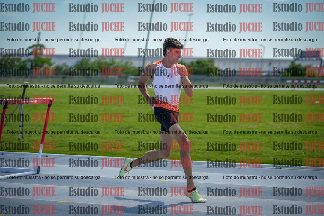 Fotos de los 60 m con vallas de varones