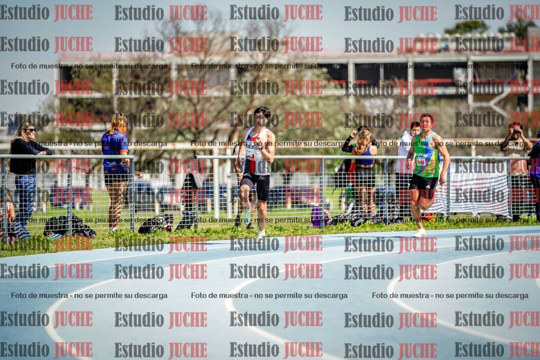 Fotos de los 800 m llanos de varones