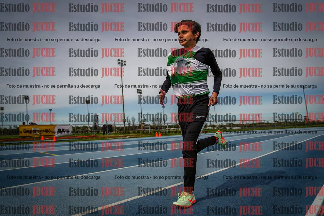 Fotos de los 800 m llanos de varones - U14