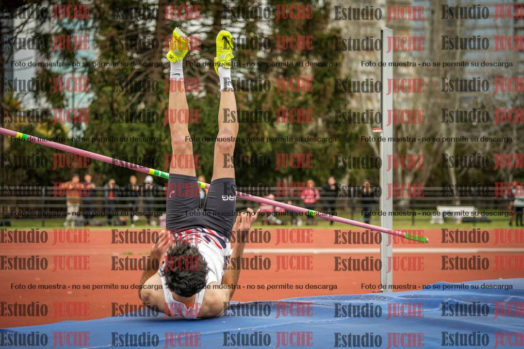Fotos del salto en alto de varones