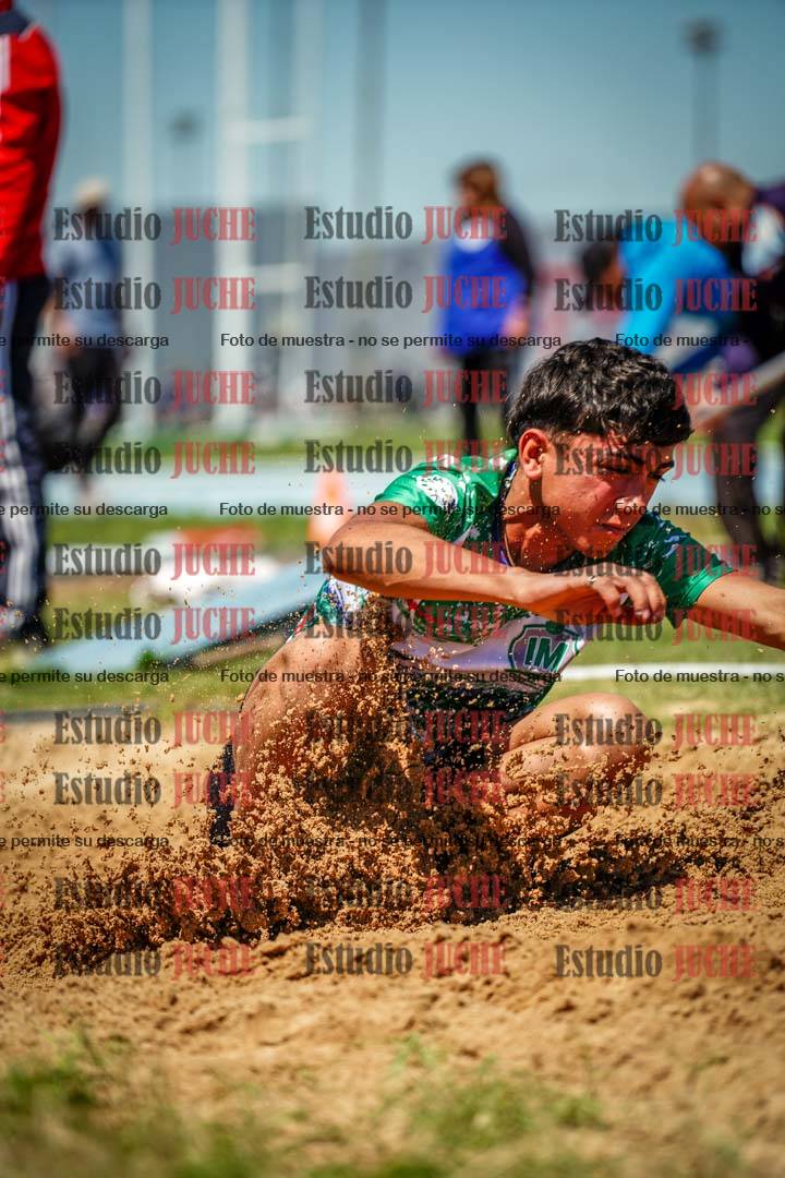 Fotos del salto en largo de varones - invitados