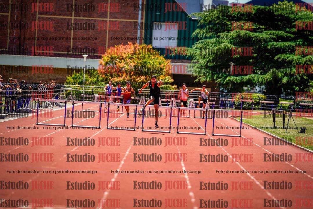 Fotos de los 400 m con vallas de varones