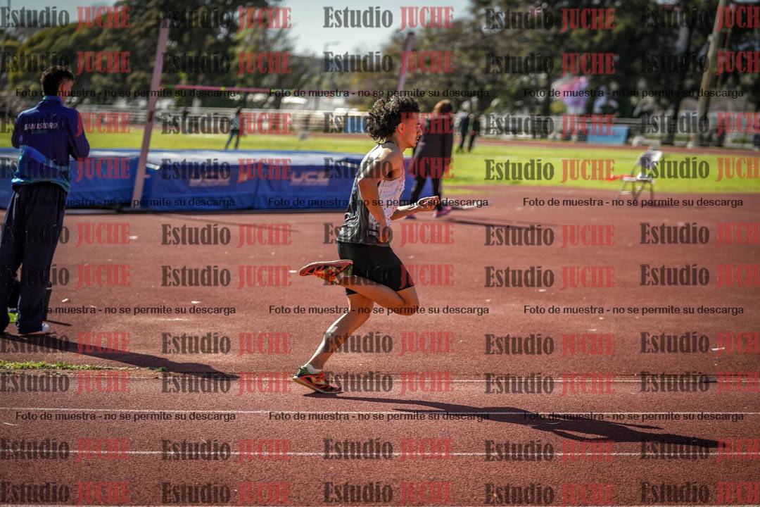 Fotos de los 800 m llanos de varones