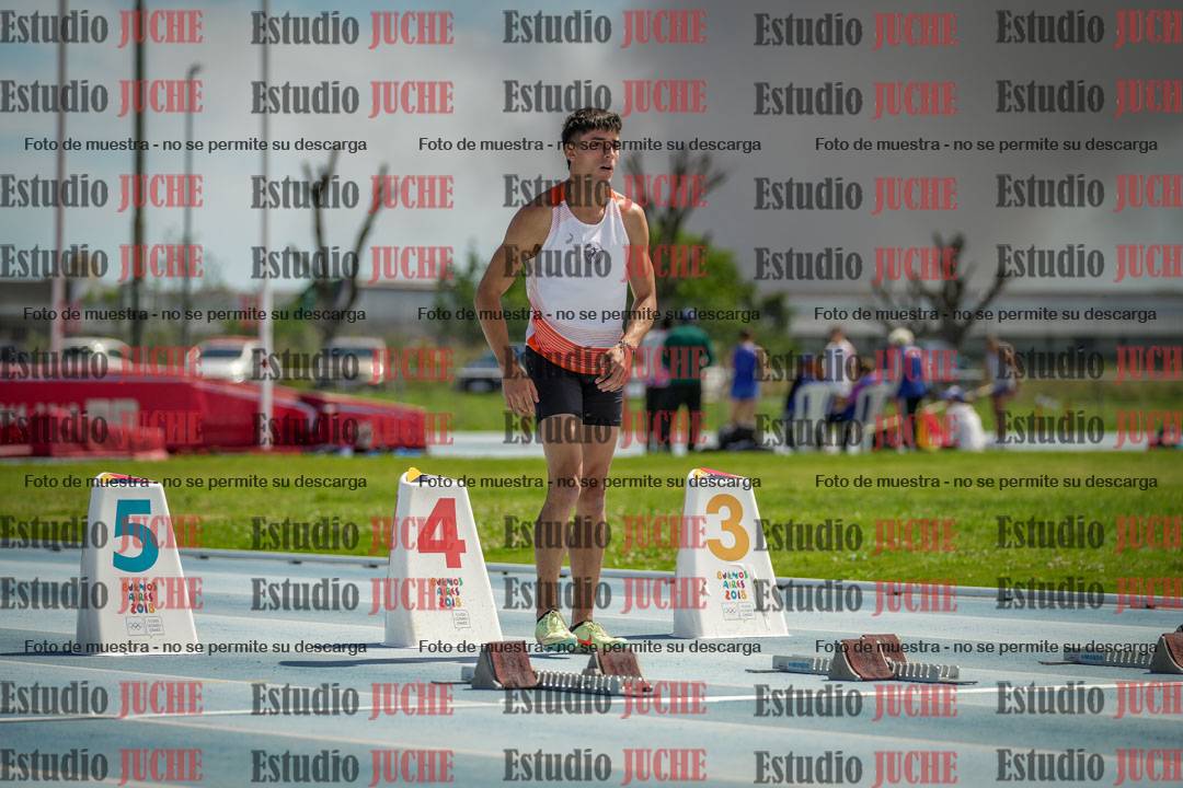 Fotos de los 60 m con vallas de varones