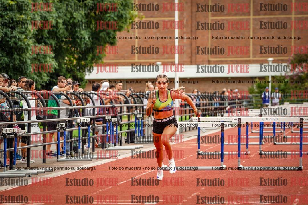 Fotos de los 100 m con vallas de mujeres