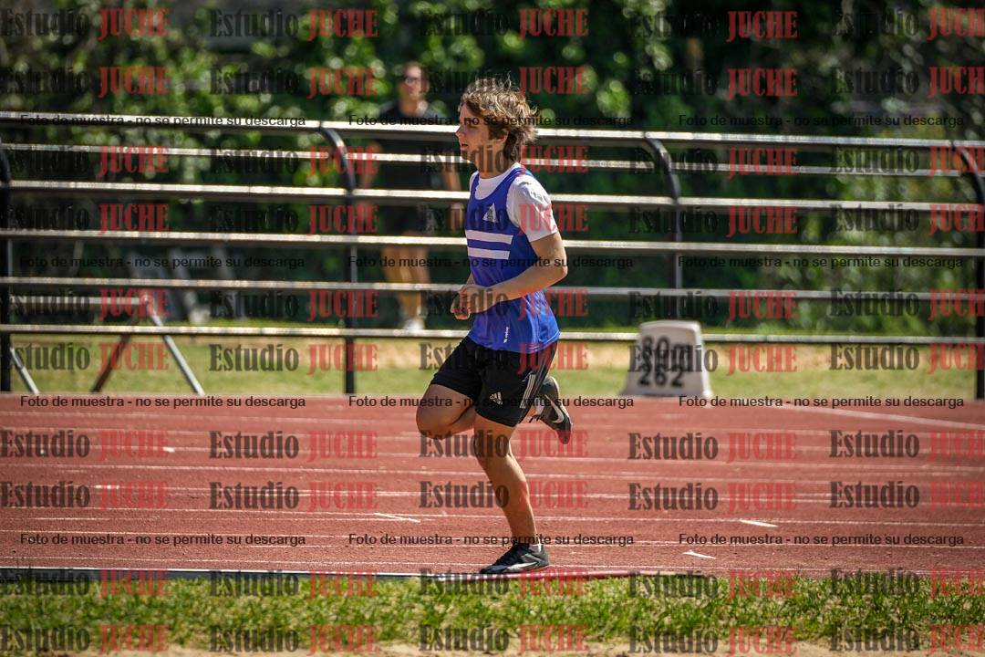 Fotos de los 600 m llanos de varones - octatlón
