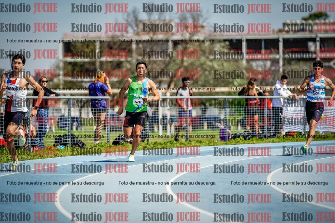 Fotos de los 800 m llanos de varones
