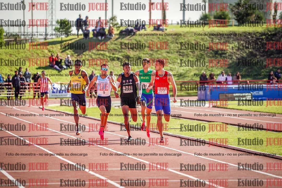 Fotos de los 800 m llanos de varones