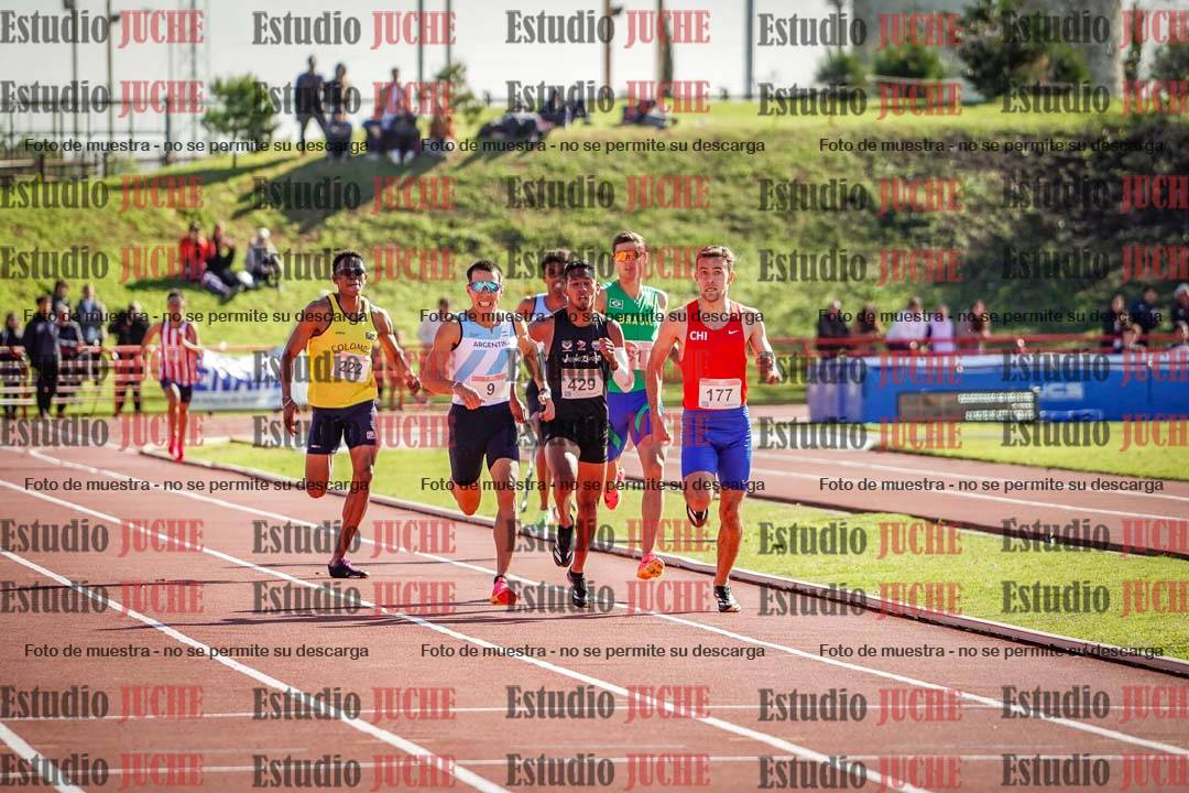 Fotos de los 800 m llanos de varones