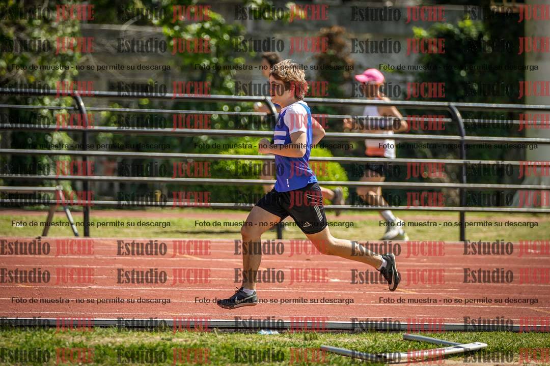 Fotos de los 600 m llanos de varones - octatlón