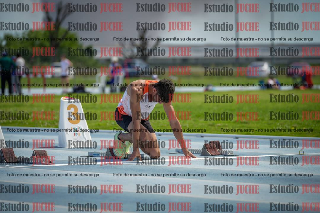 Fotos de los 60 m con vallas de varones