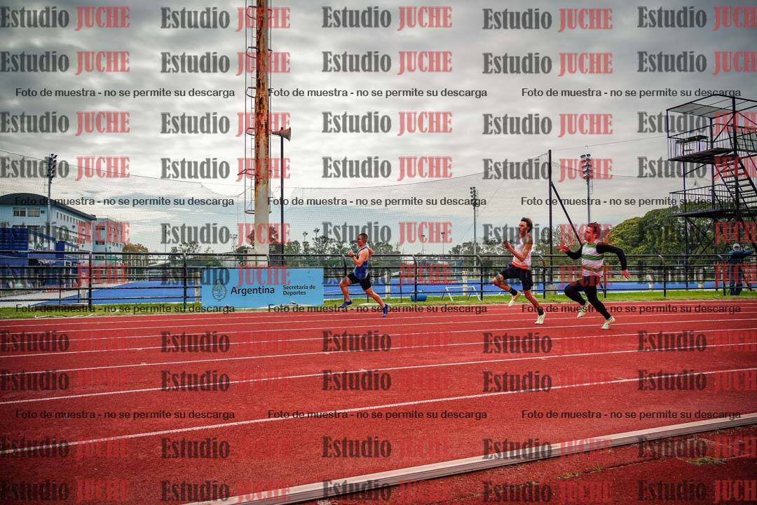 Fotos de los 200 m llanos de varones