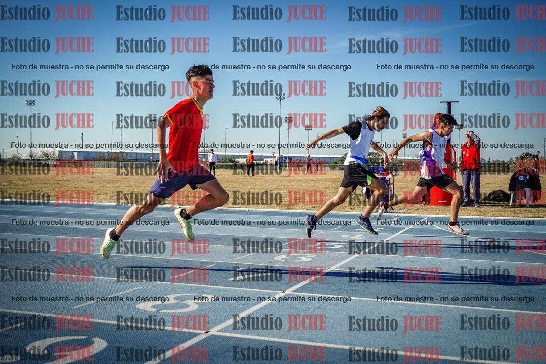 Fotos de los 400 m llanos de varones