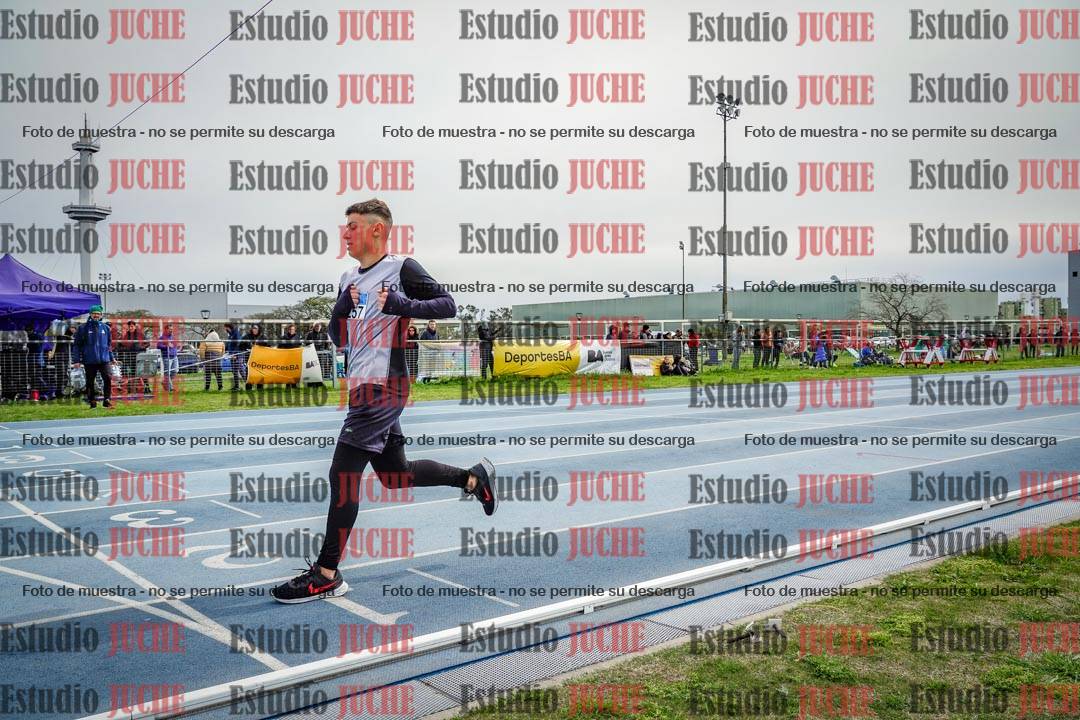 Fotos de los 800 m llanos de varones - U14