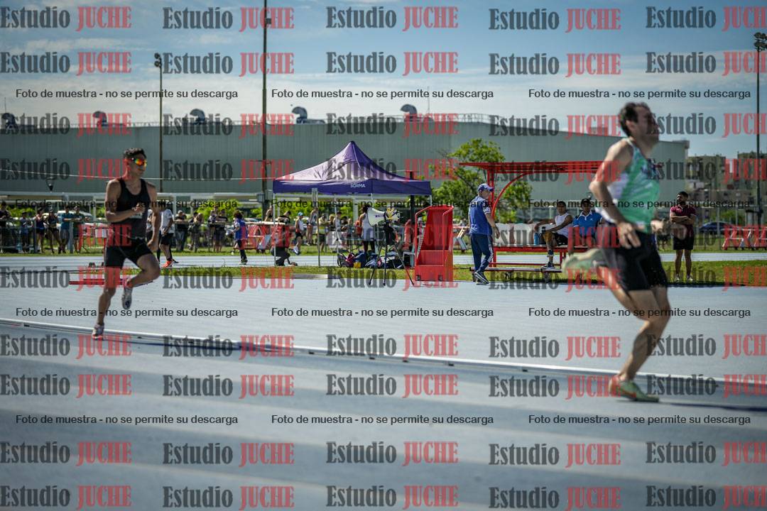 Fotos de los 400 m llanos de varones