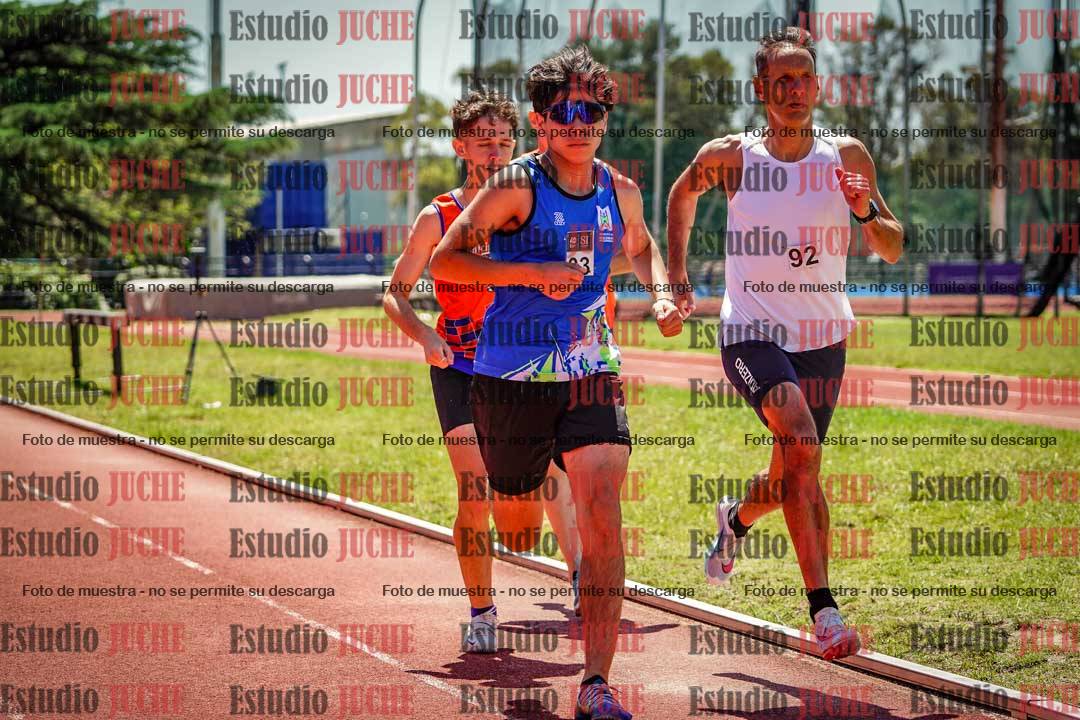 Fotos de los 800 m llanos de varones