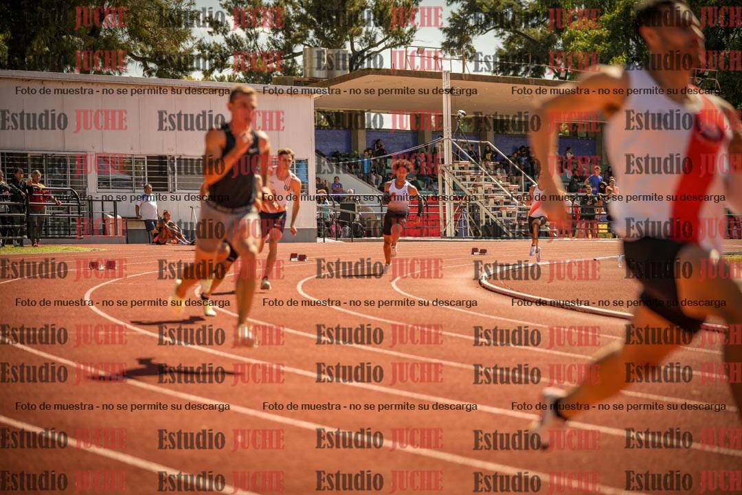 Fotos de los 400 m llanos de varones