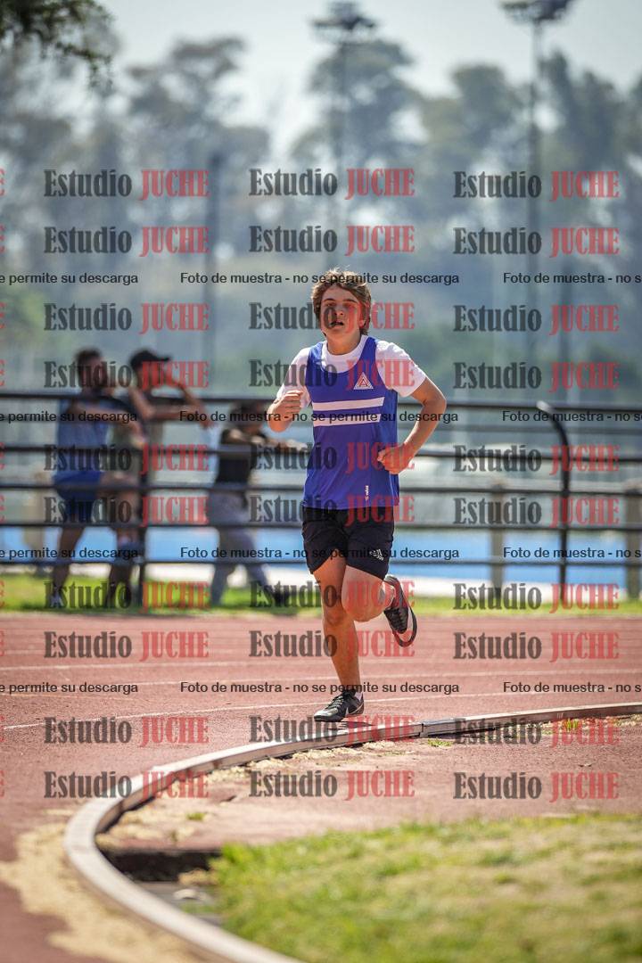 Fotos de los 600 m llanos de varones - octatlón