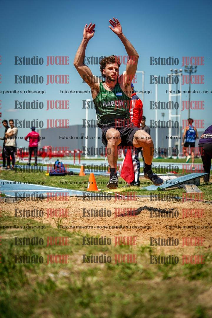 Fotos del salto en largo de varones - invitados