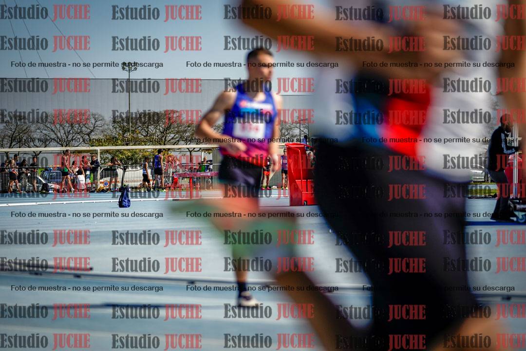 Fotos de los 800 m llanos de varones