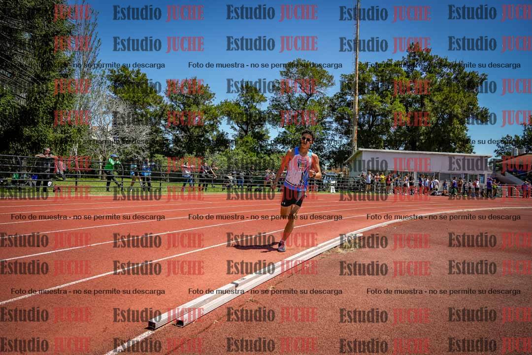 Fotos de los 800 m llanos de varones