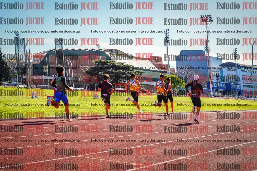 Fotos de los 800 m llanos de varones