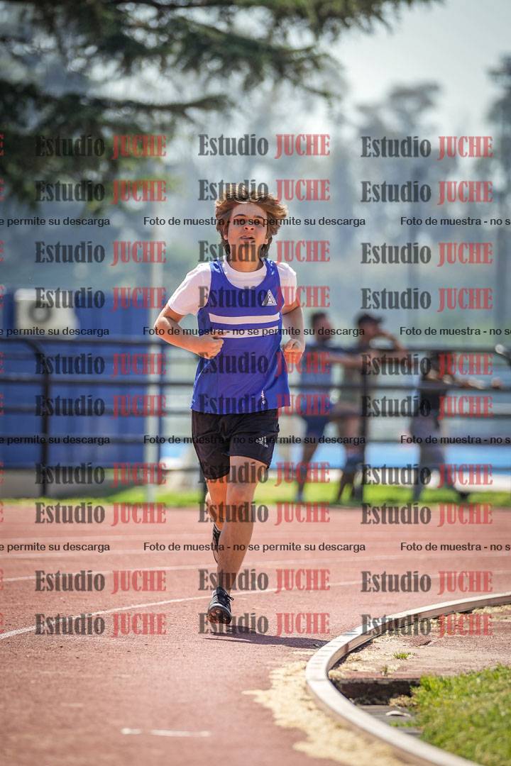 Fotos de los 600 m llanos de varones - octatlón
