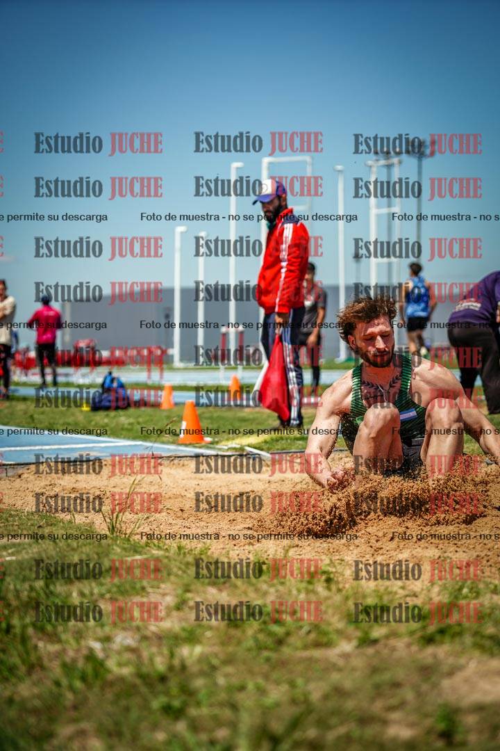 Fotos del salto en largo de varones - invitados