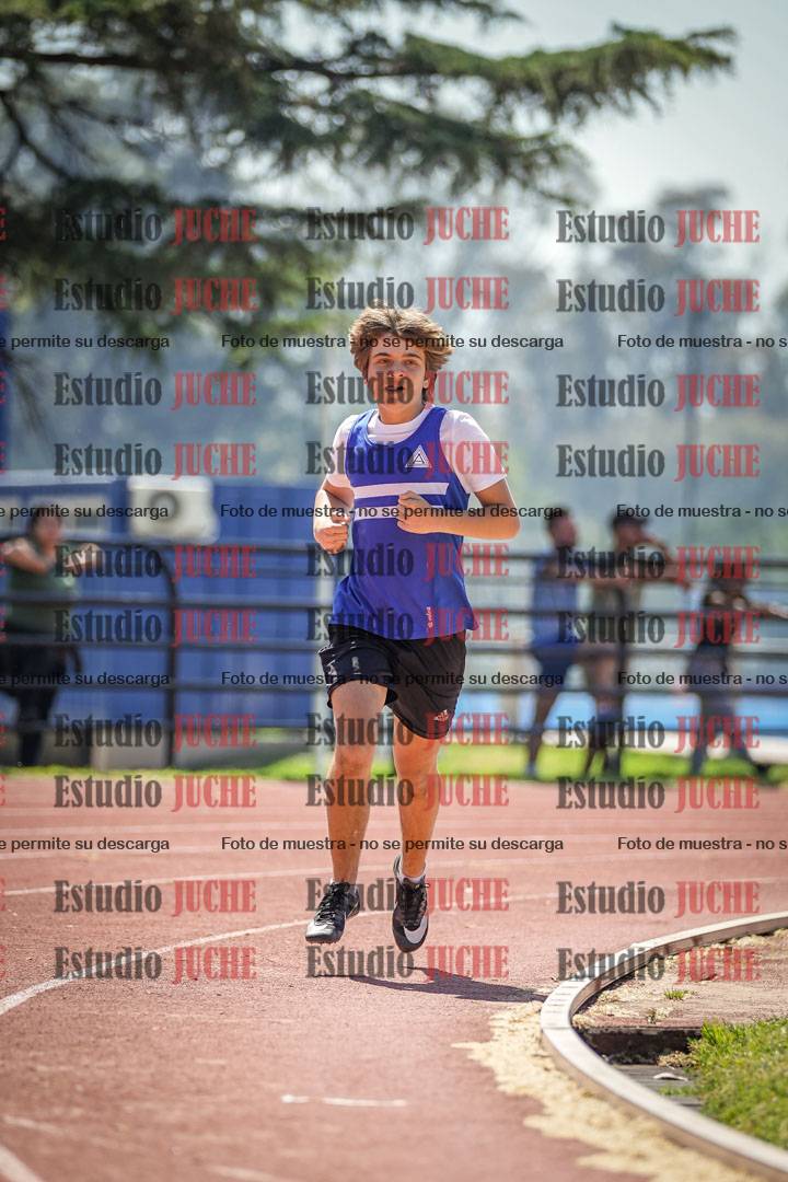 Fotos de los 600 m llanos de varones - octatlón