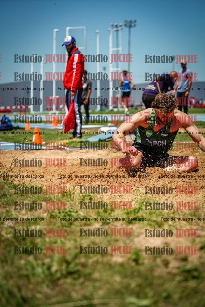 Fotos del salto en largo de varones - invitados